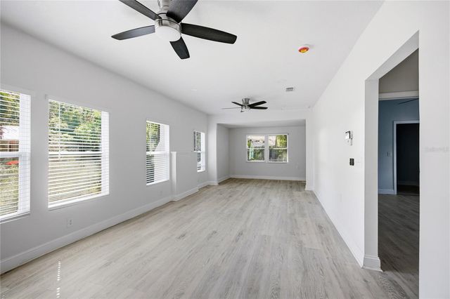418 NW 3RD AVENUE, Gainesville, FL 32601
