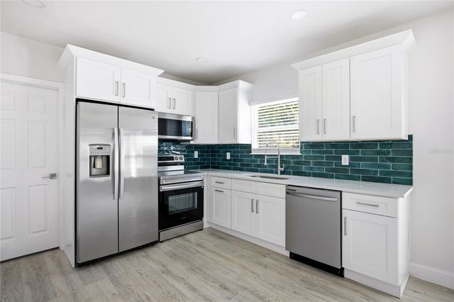 418 NW 3RD AVENUE, Gainesville, FL 32601