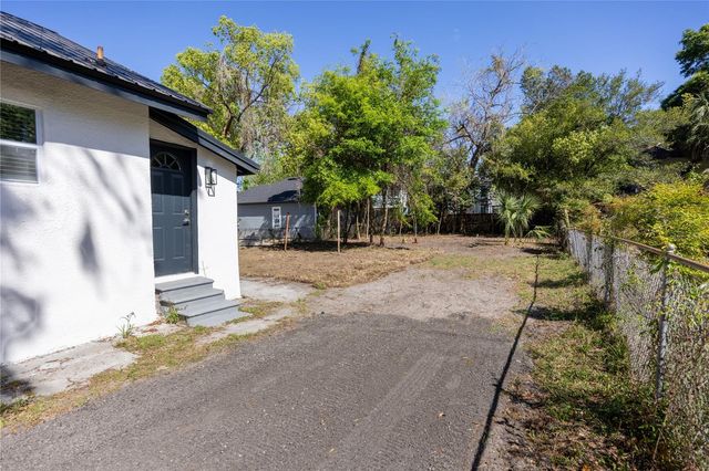 418 NW 3RD AVENUE, Gainesville, FL 32601