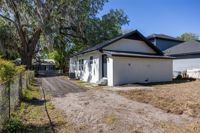 418 NW 3RD AVENUE, Gainesville, FL 32601