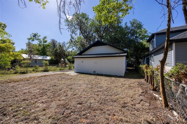 418 NW 3RD AVENUE, Gainesville, FL 32601