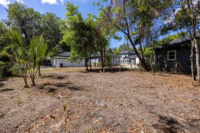 418 NW 3RD AVENUE, Gainesville, FL 32601