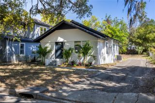418 NW 3RD AVENUE, Gainesville, FL 32601