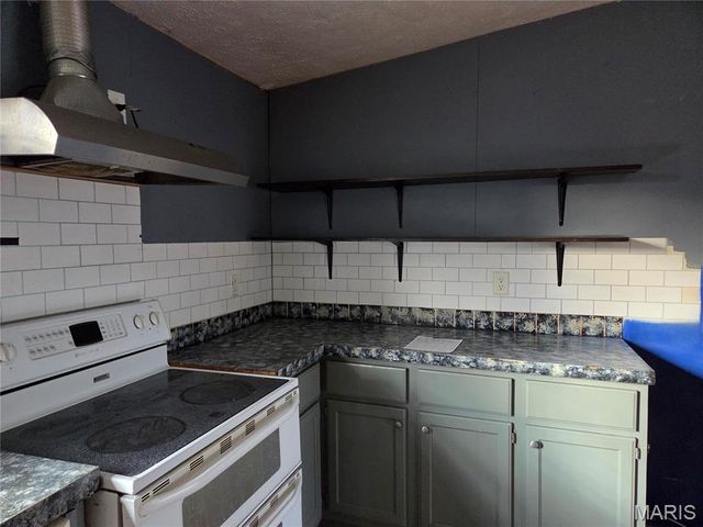 442 Dollie Drive, Villa Ridge, MO 63089