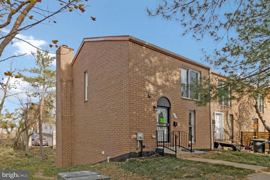 800 WHEELER HILL DR SE #800, Washington, DC 20032