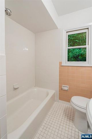 37 Woodland 2, Maywood, NJ 07607