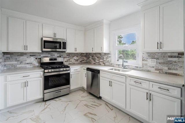 37 Woodland 2, Maywood, NJ 07607