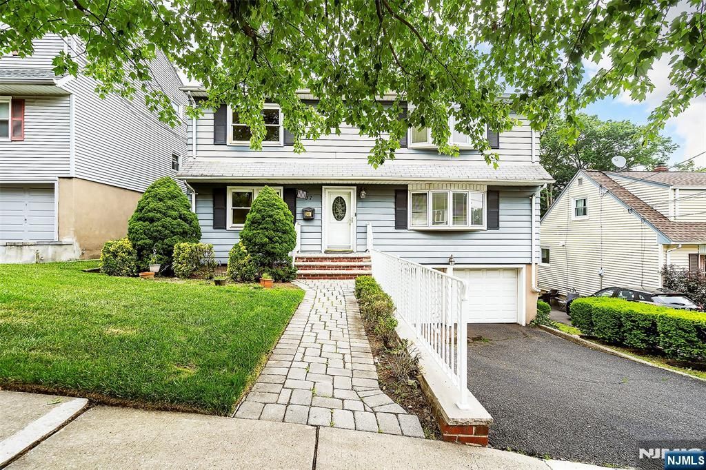 37 Woodland 2, Maywood, NJ 07607