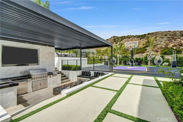 28163 Anvil Court, Valencia, CA 91354