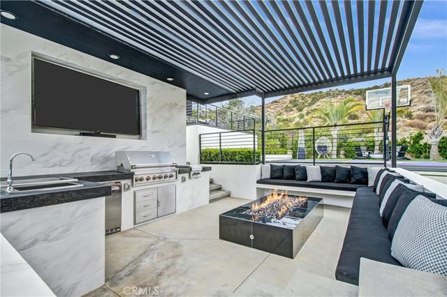 28163 Anvil Court, Valencia, CA 91354