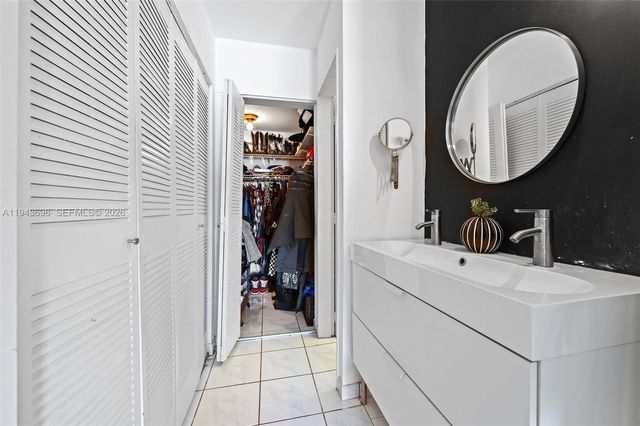 7801 NE 4th Ct 511, Miami, FL 33138