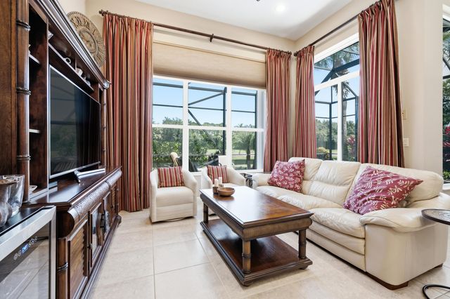 136 ANDALUSIA Way, Palm Beach Gardens, FL 33418