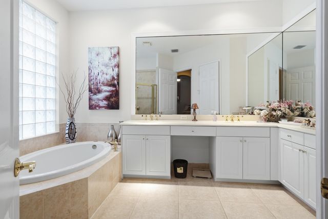 136 ANDALUSIA Way, Palm Beach Gardens, FL 33418