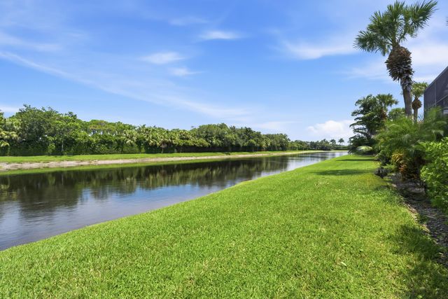 136 ANDALUSIA Way, Palm Beach Gardens, FL 33418