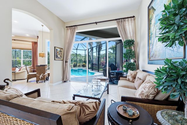 136 ANDALUSIA Way, Palm Beach Gardens, FL 33418