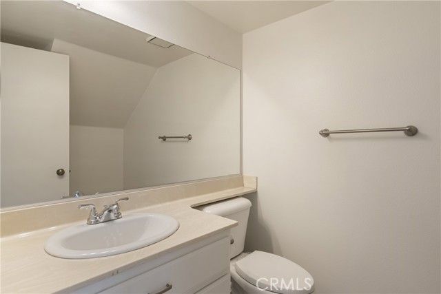 824 N Pasadena 6, Azusa, CA 91702