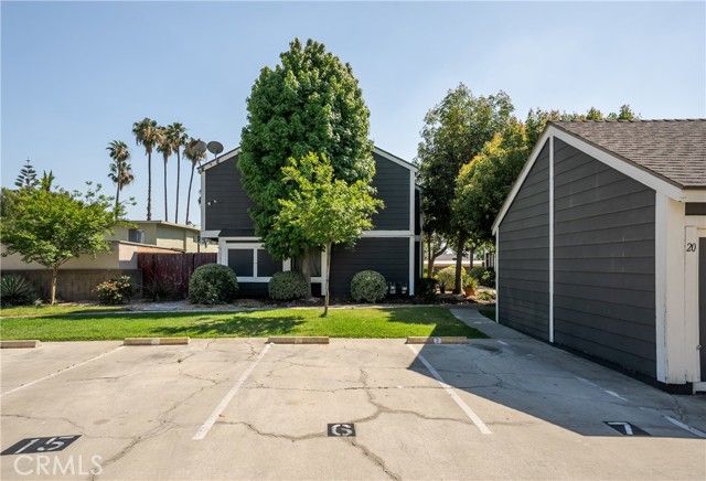 824 N Pasadena 6, Azusa, CA 91702