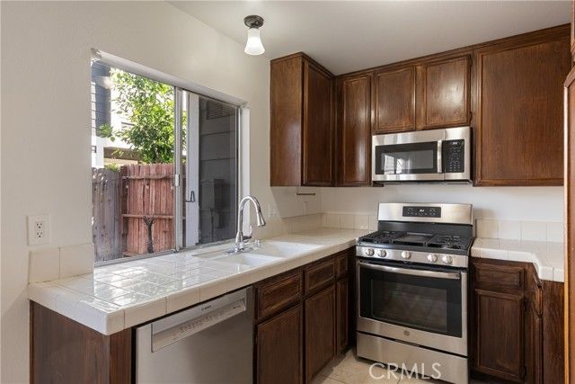 824 N Pasadena 6, Azusa, CA 91702