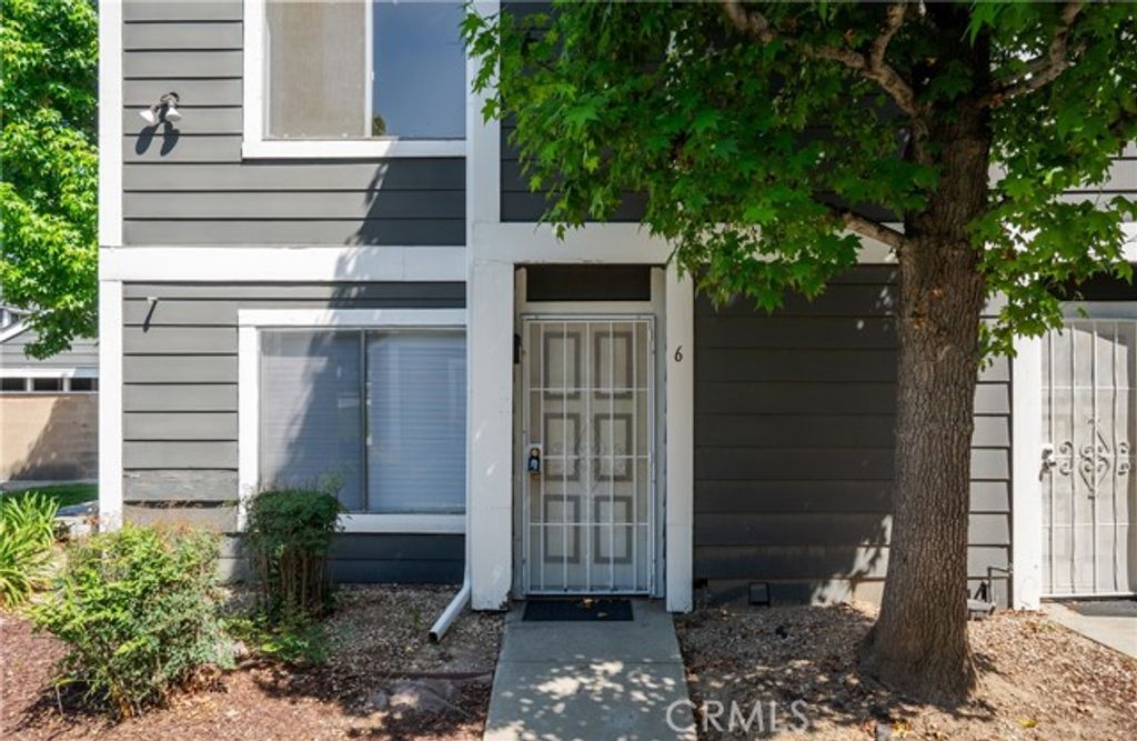 824 N Pasadena 6, Azusa, CA 91702