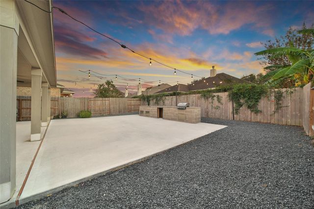 20864 Sheffield Park Drive, Porter, TX 77365