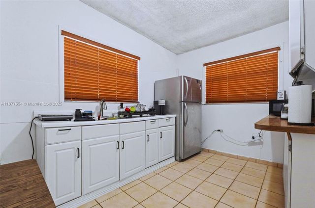 8571 SW 30th St, Miami, FL 33155