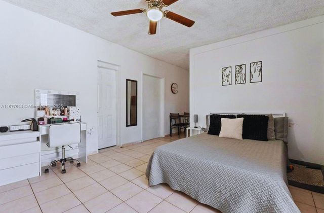 8571 SW 30th St, Miami, FL 33155