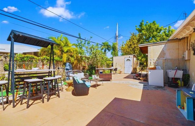 8571 SW 30th St, Miami, FL 33155