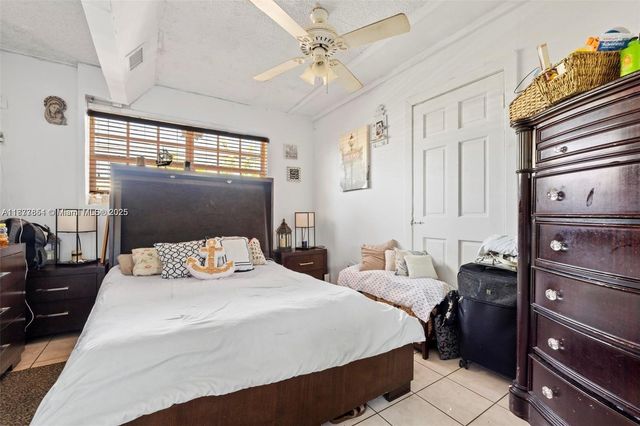 8571 SW 30th St, Miami, FL 33155