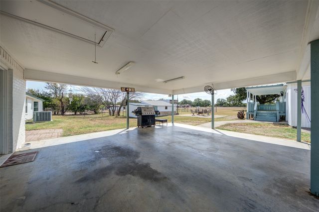 1290 County Road 3355, Paradise, TX 76073