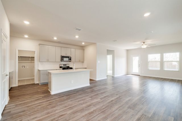 4816 Hunter Hurst Drive, Princeton, TX 75071