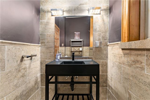 5921 Alder St, Shadyside, PA 15232