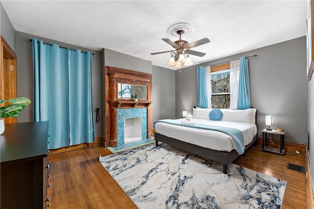 5921 Alder St, Shadyside, PA 15232