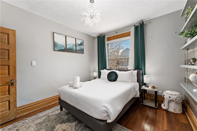 5921 Alder St, Shadyside, PA 15232