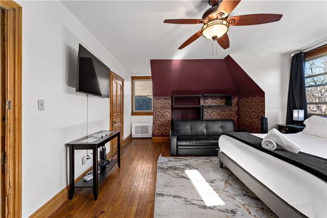 5921 Alder St, Shadyside, PA 15232