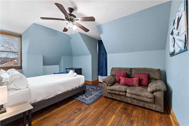 5921 Alder St, Shadyside, PA 15232