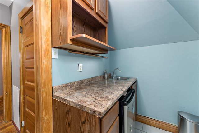 5921 Alder St, Shadyside, PA 15232