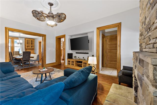 5921 Alder St, Shadyside, PA 15232