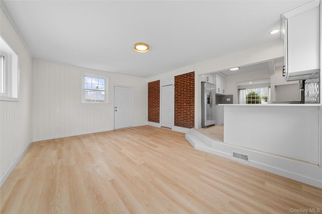 1656 N Gardiner Drive, Bay Shore, NY 11706