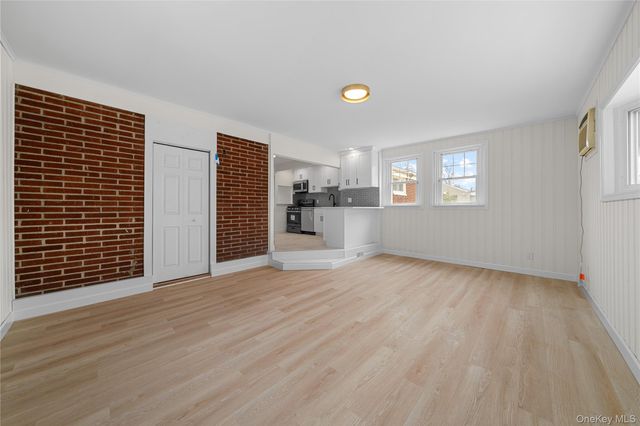1656 N Gardiner Drive, Bay Shore, NY 11706