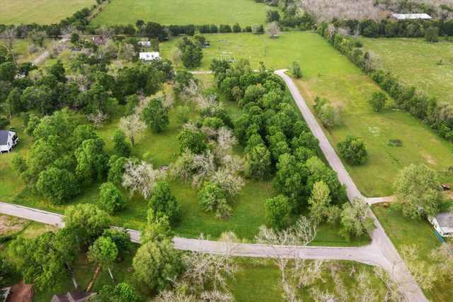 000 Wagon Road, Wallis, TX 77485