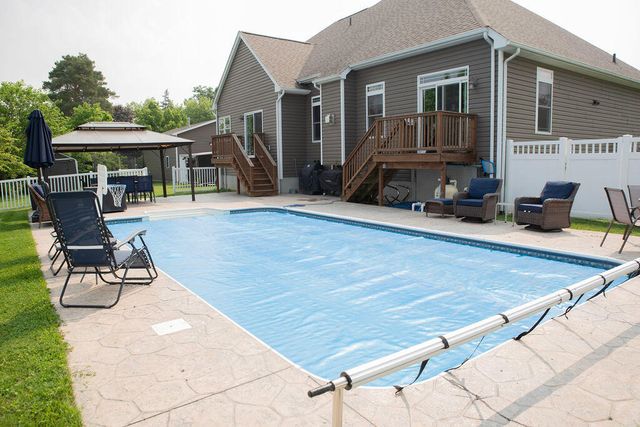 13952 Stowell Road, Dundee Twp, MI 48131