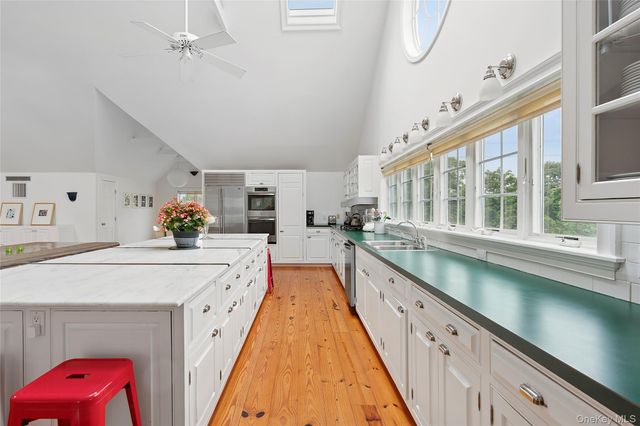 1450 Sound Avenue, Mattituck, NY 11952