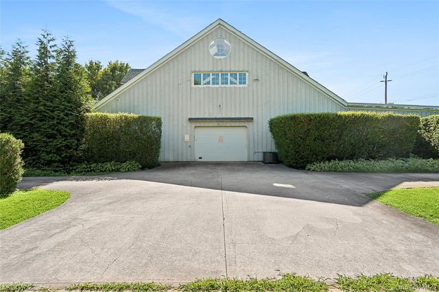 1450 Sound Avenue, Mattituck, NY 11952