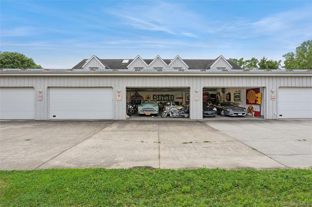 1450 Sound Avenue, Mattituck, NY 11952