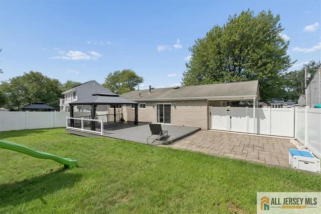 9 Bucknell Road, Old Bridge, NJ 08859