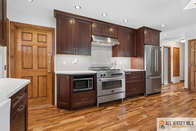 9 Bucknell Road, Old Bridge, NJ 08859