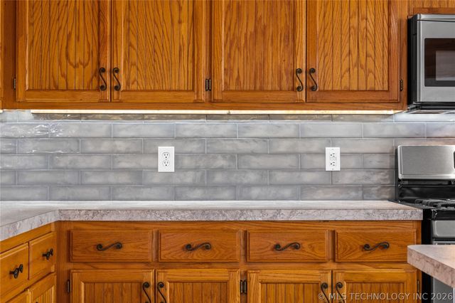 15 S 275th East Avenue, Catoosa, OK 74015