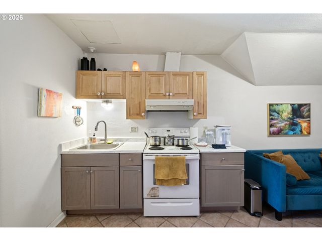 55 FEDERAL Ln, Eugene, OR 97404