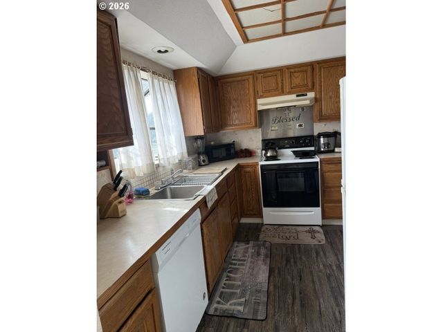 55 FEDERAL Ln, Eugene, OR 97404