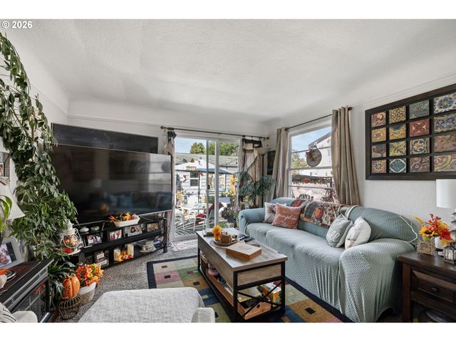 55 FEDERAL Ln, Eugene, OR 97404